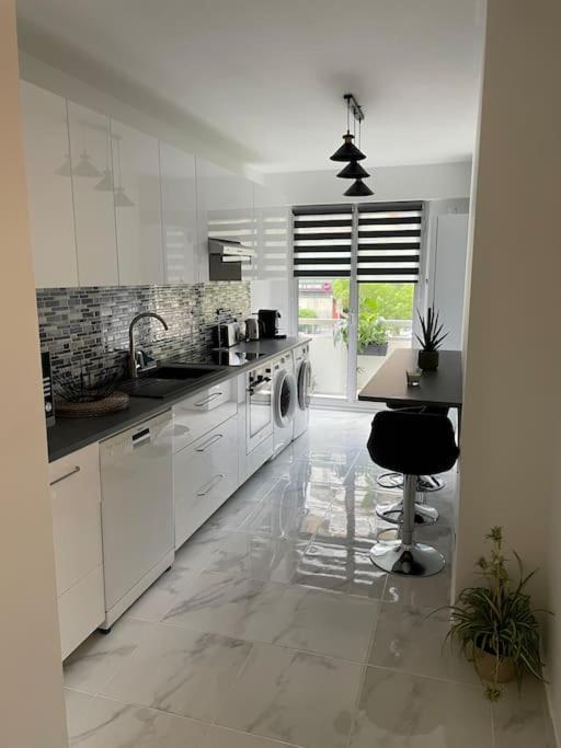 Superbe Appartement Carre Delfino Port De Nice Exteriör bild
